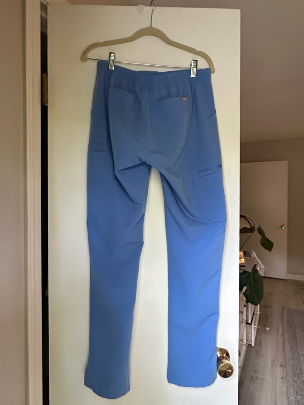 Figs Women’s Straight Leg Scrub Pants in Ciel Blue - Picture 2 of 2